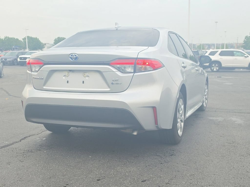 Used 2025 Toyota Corolla LE FWD image 8