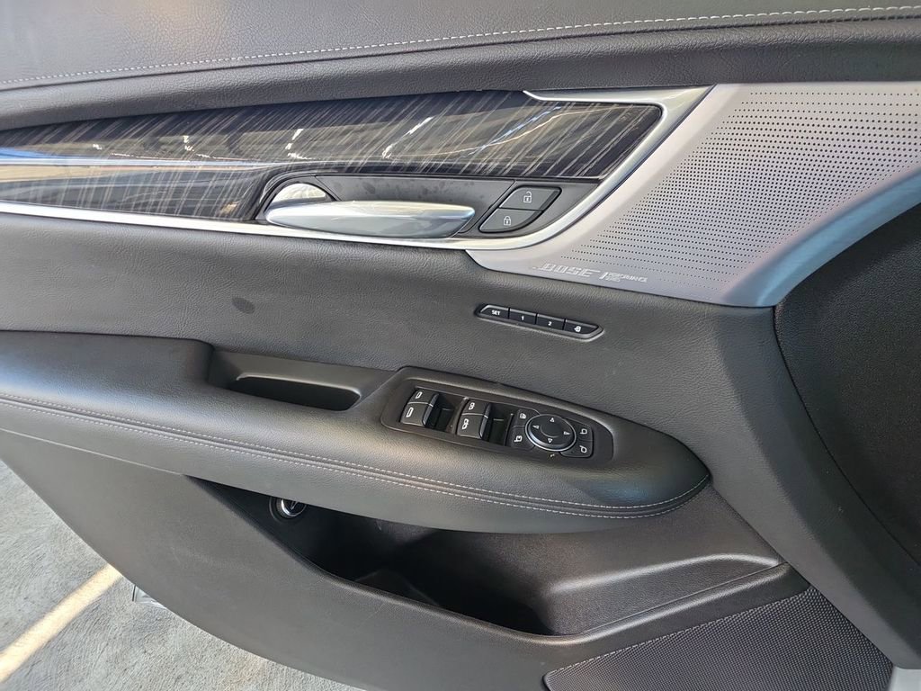 Certified 2024 Cadillac XT6 Premium Luxury w/ LPO, Floor Liner Package AWD/4WD image 24
