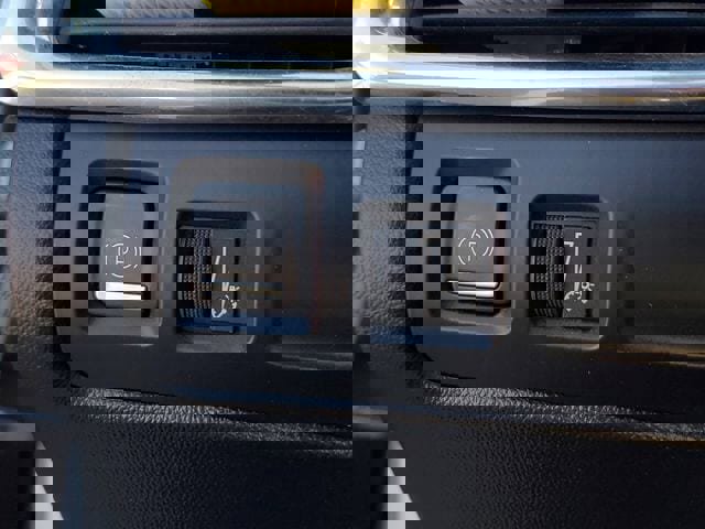 Used 2022 Cadillac XT4 Premium Luxury w/ Enhanced Visibility Package image 36