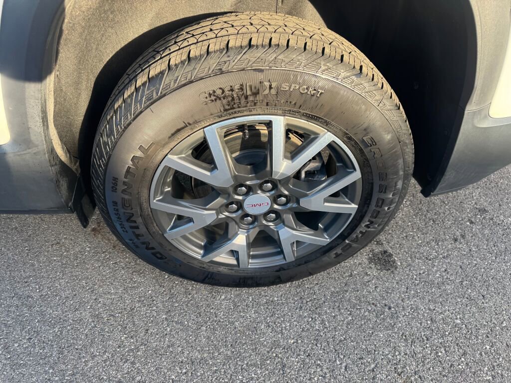 Used 2023 GMC Acadia SLE w/ Driver Convenience Package image 24