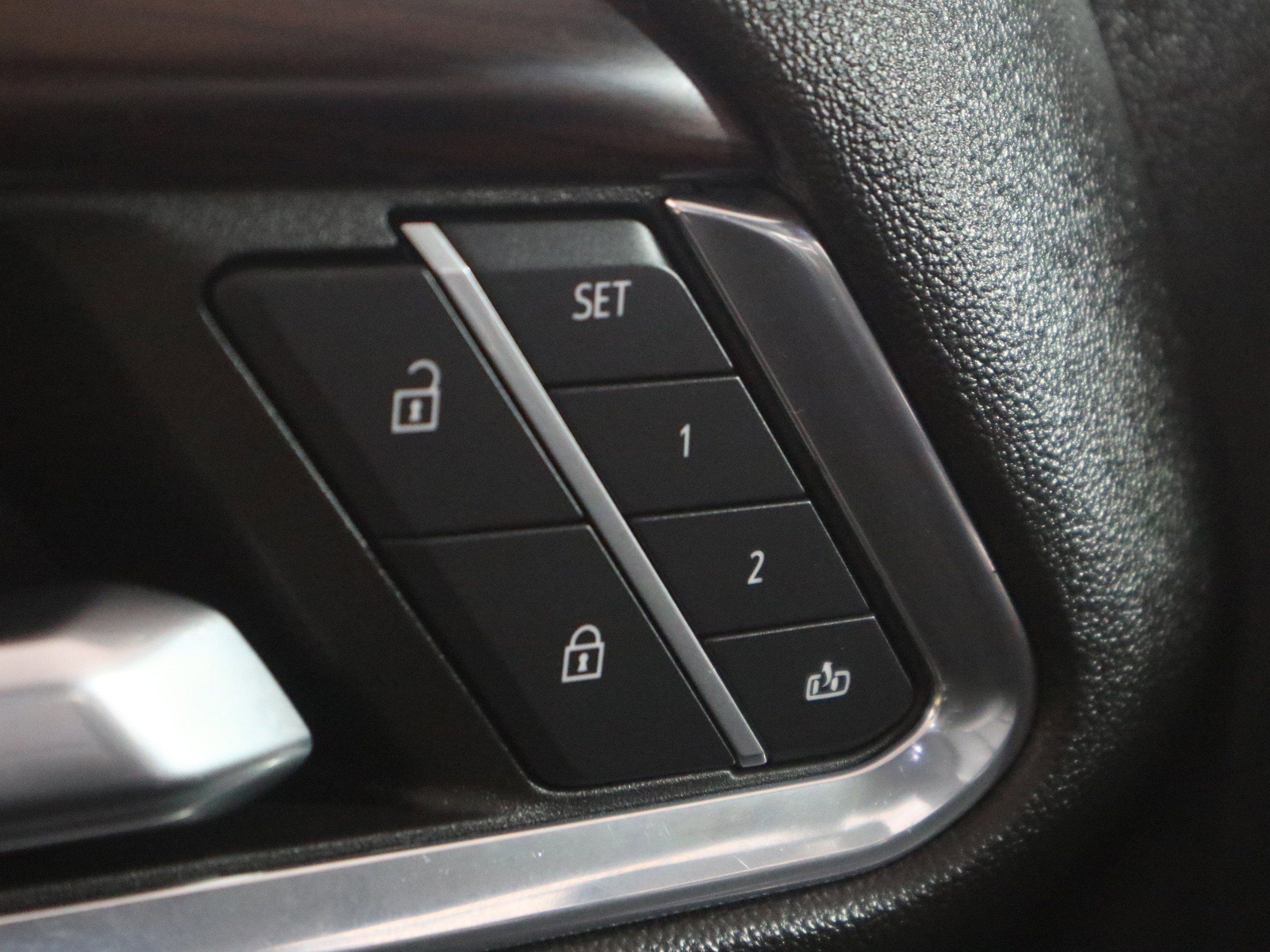 Used 2024 GMC Sierra 1500 SLT w/ SLT Premium Package image 32