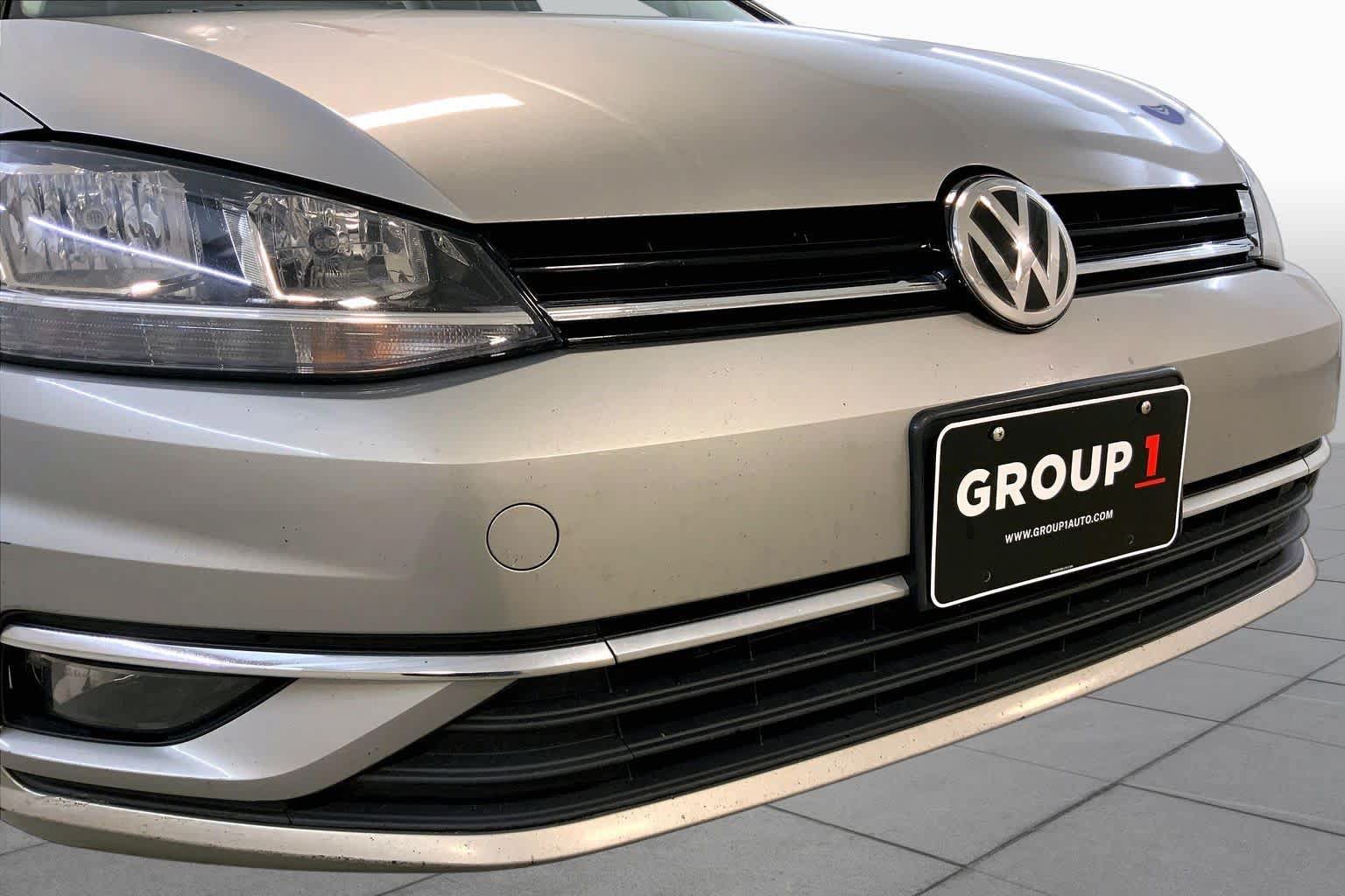 Used 2018 Volkswagen Golf SE FWD image 32
