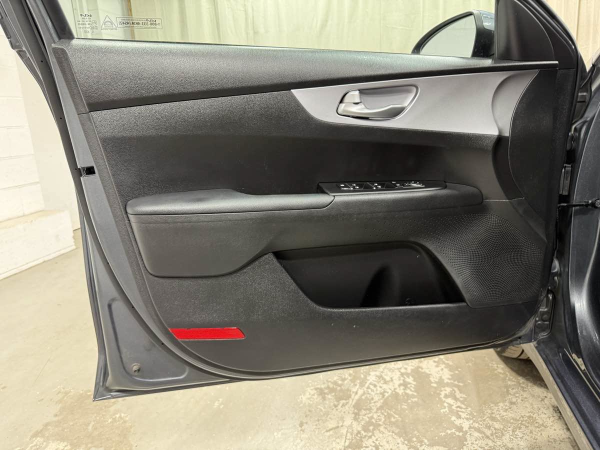 Used 2024 Kia Forte LXS FWD image 7