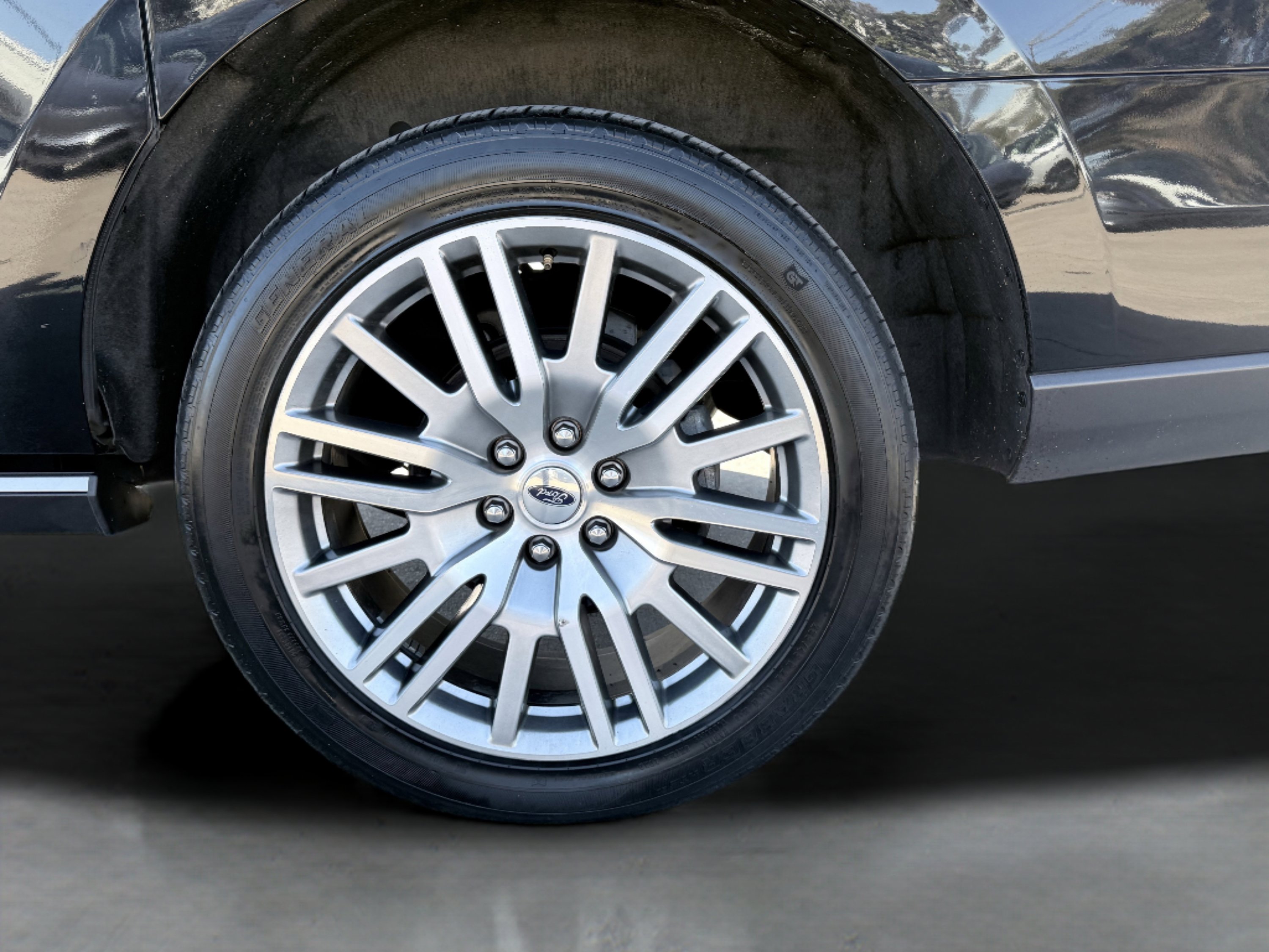 Used 2024 Ford Expedition Max Limited image 11