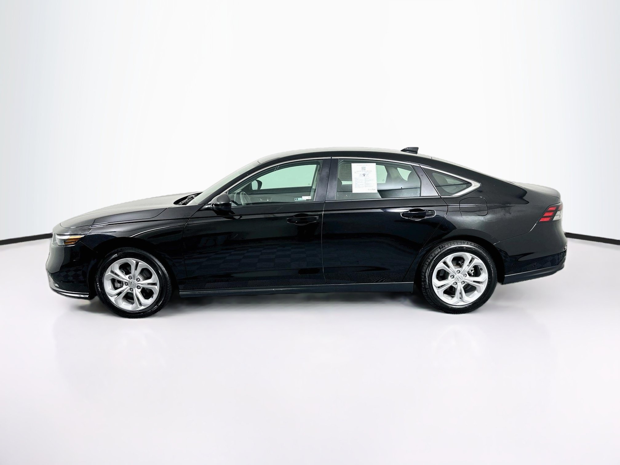Used 2025 Honda Accord LX image 4