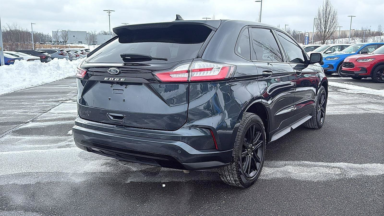 Used 2024 Ford Edge ST-Line w/ Cargo Accessory Package AWD/4WD image 7