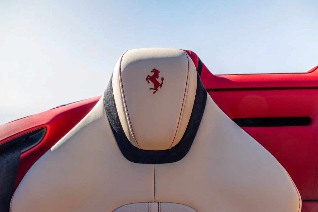 Certified 2025 Ferrari Roma Spider RWD image 55