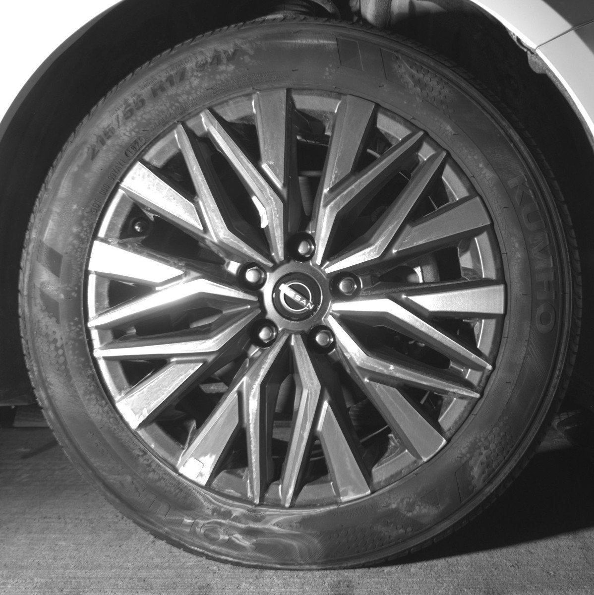 Used 2025 Nissan Altima 2.5 SV FWD image 13