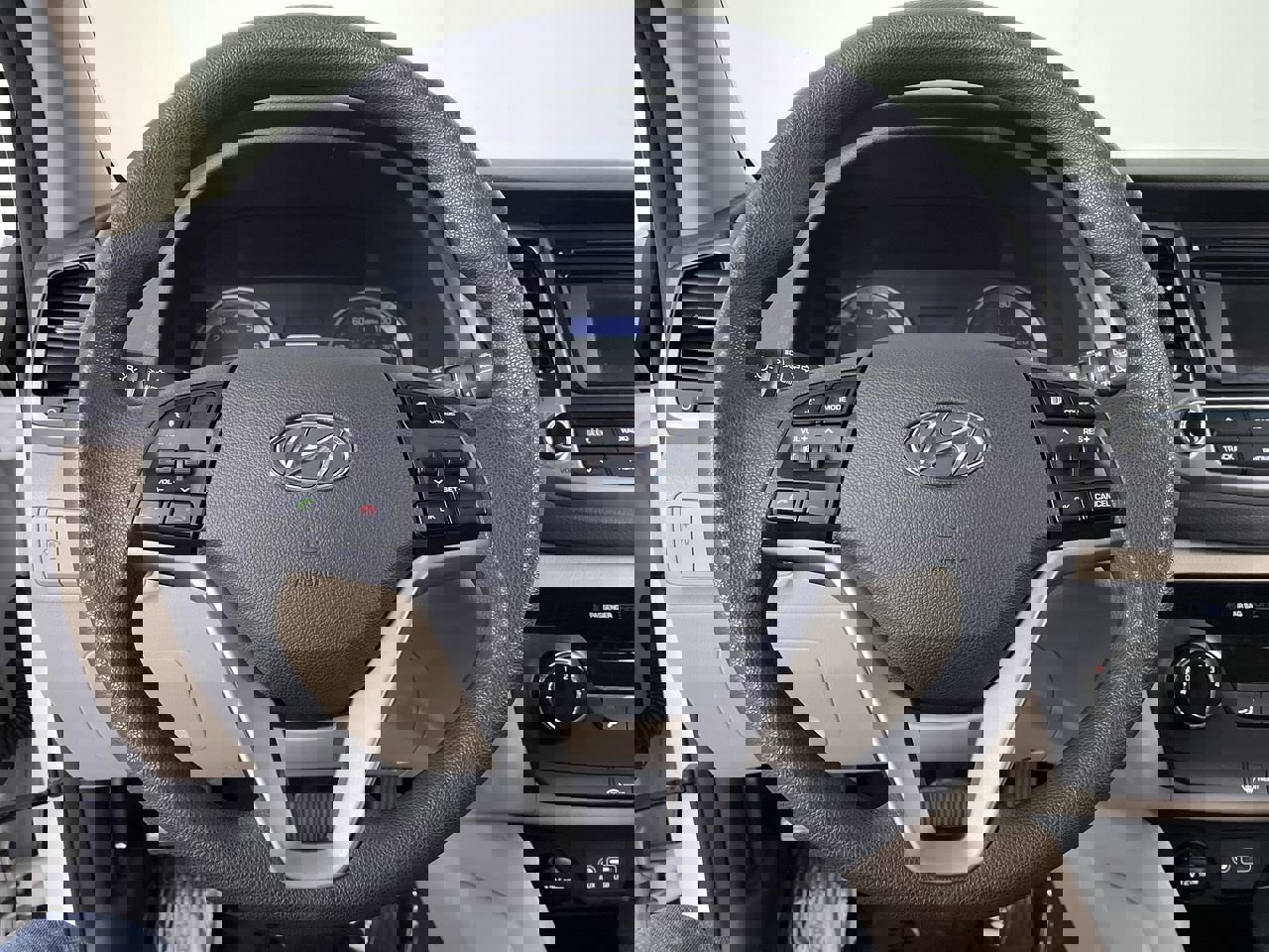 Used 2018 Hyundai Tucson SE w/ Cargo Package image 13