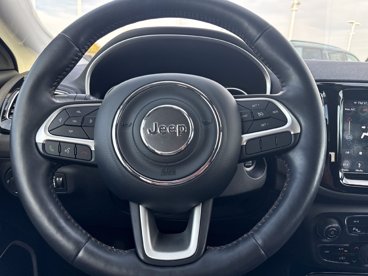 Used 2018 Jeep Compass Limited w/ Navigation Group FWD image 17