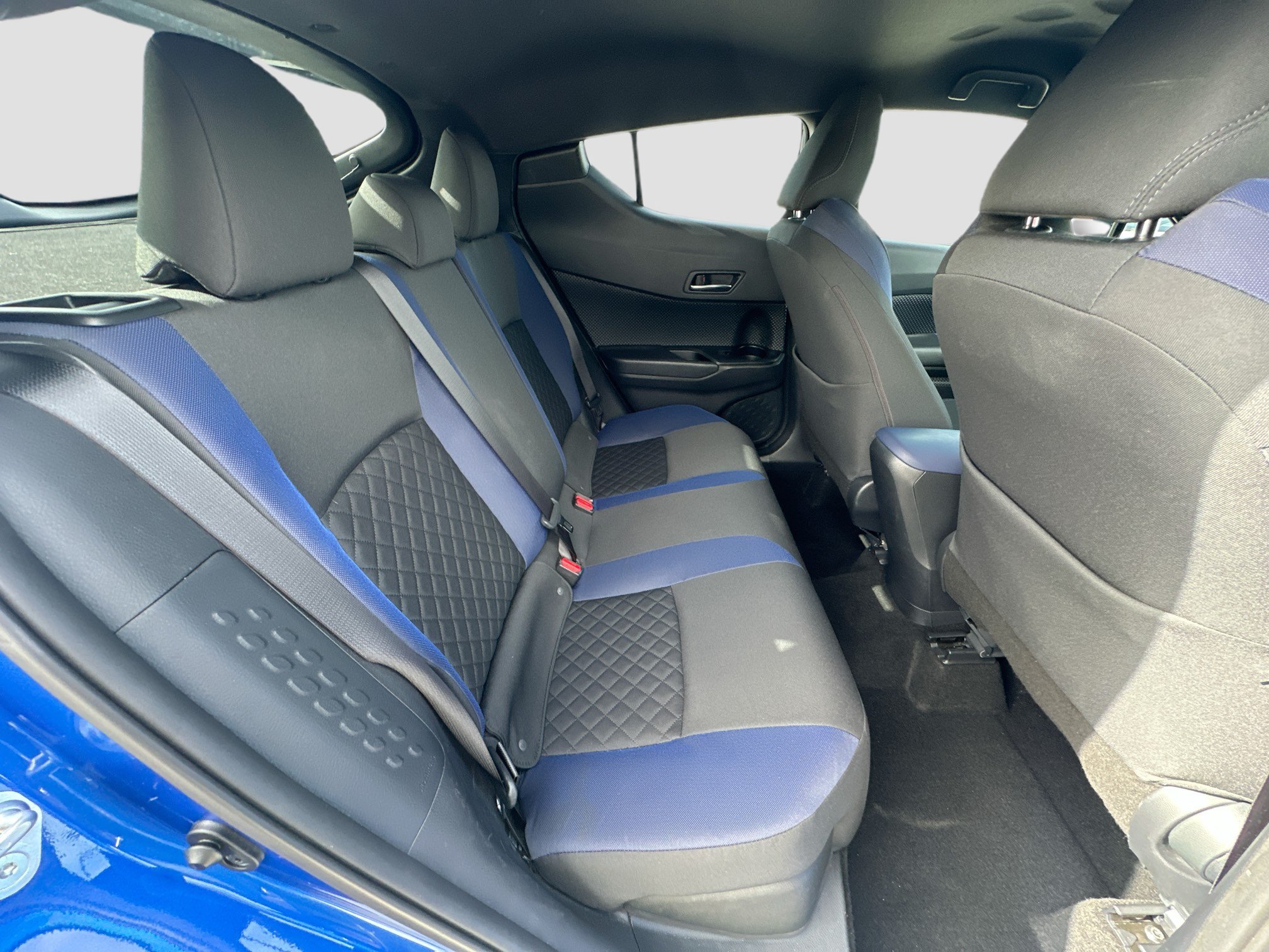 Used 2020 Toyota C-HR XLE FWD image 24