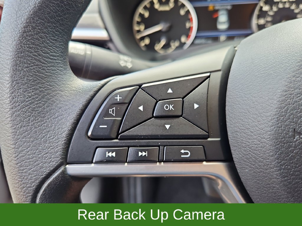 Used 2025 Nissan Altima 2.5 SV FWD image 11