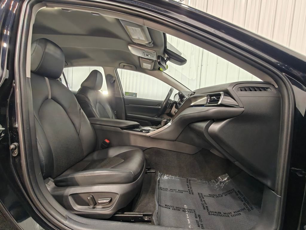 Used 2020 Toyota Camry XSE image 27
