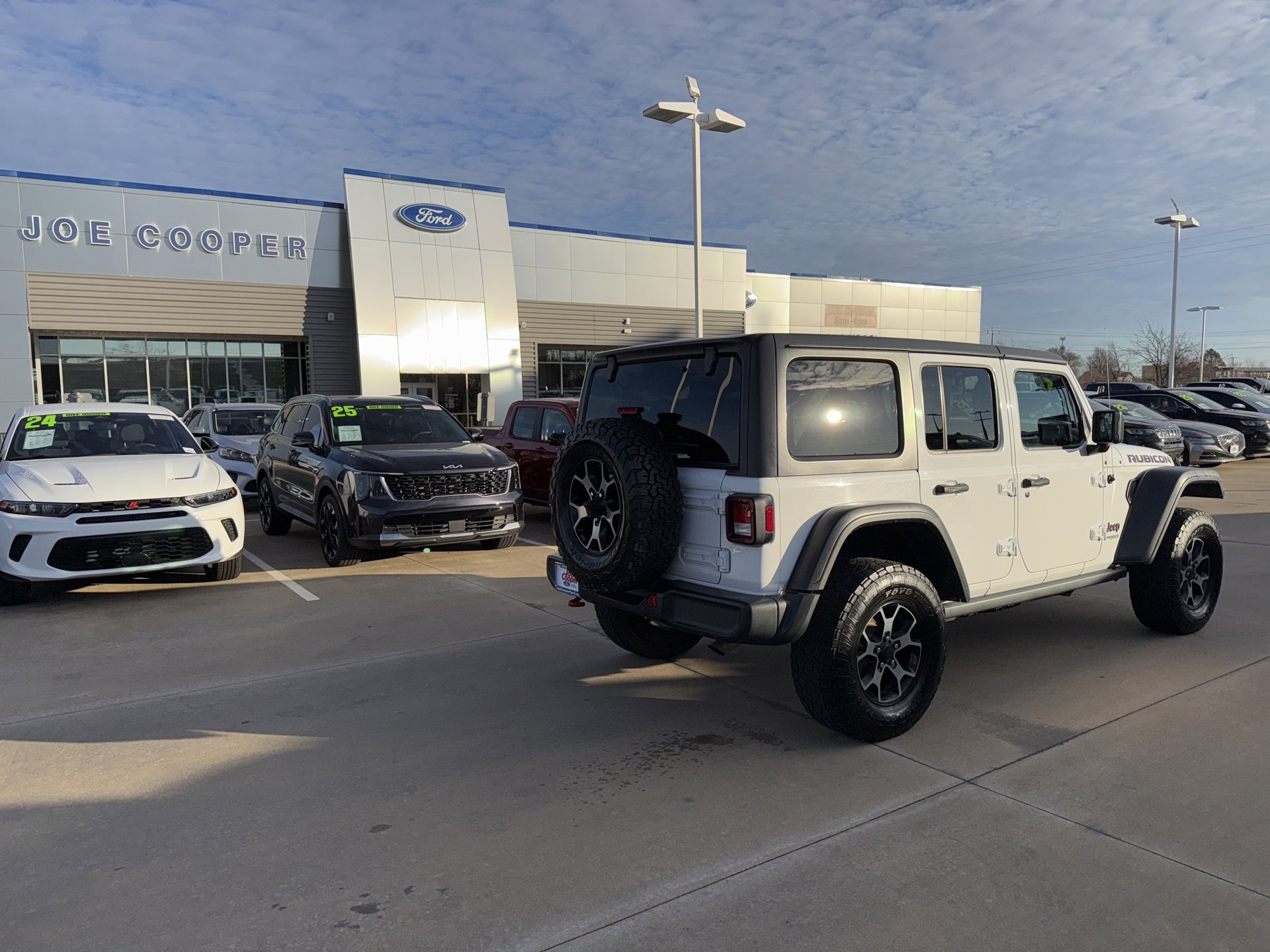 Used 2018 Jeep Wrangler Unlimited Rubicon w/ Dual Top Group image 8