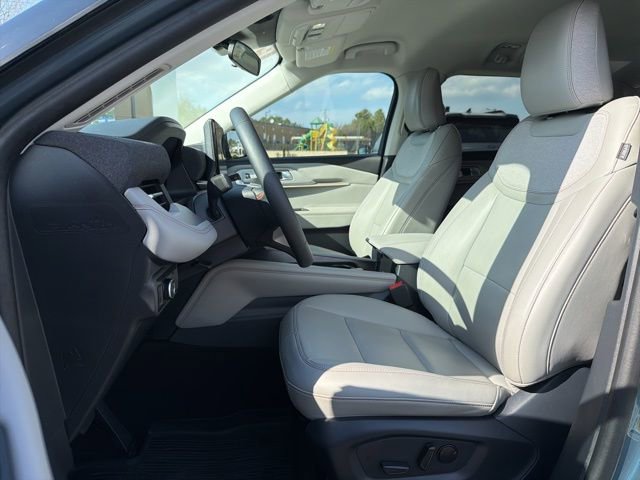 Used 2025 Ford Explorer Active w/ Active Comfort Package image 21