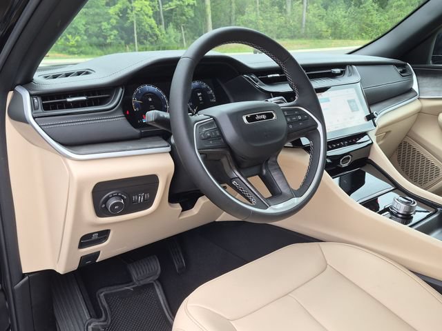 New 2026 Jeep Grand Cherokee Limited w/ Limited Altitude Package AWD/4WD image 29