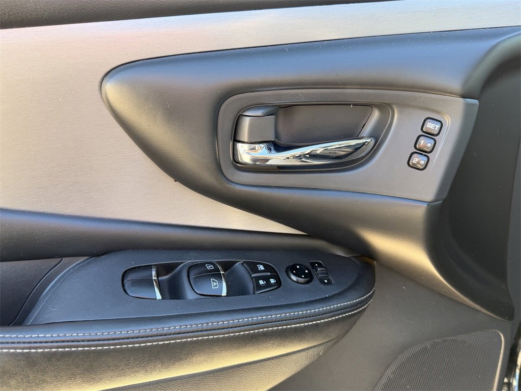 Used 2020 Nissan Murano SL w/ Cargo Package image 11
