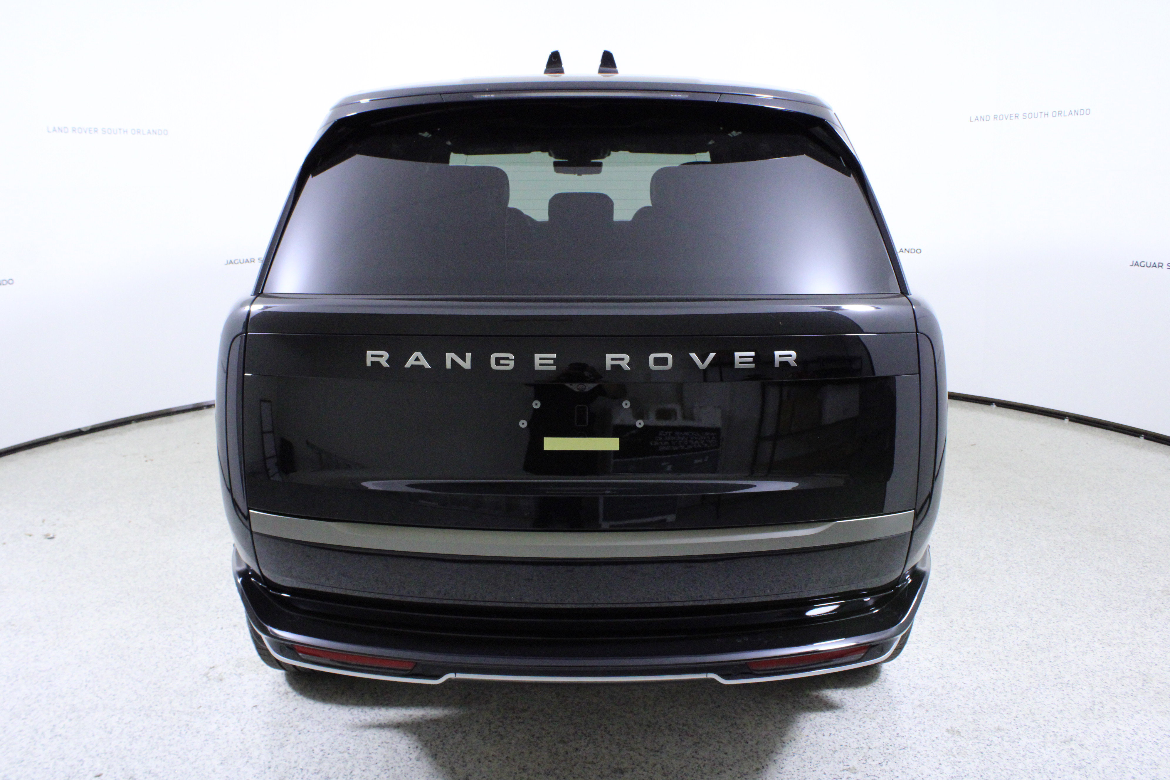New 2026 Land Rover Range Rover Long Wheelbase SE image 6