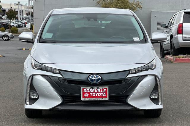 Certified 2017 Toyota Prius Prime Advanced w/ Carpet Mat Package FWD image 10