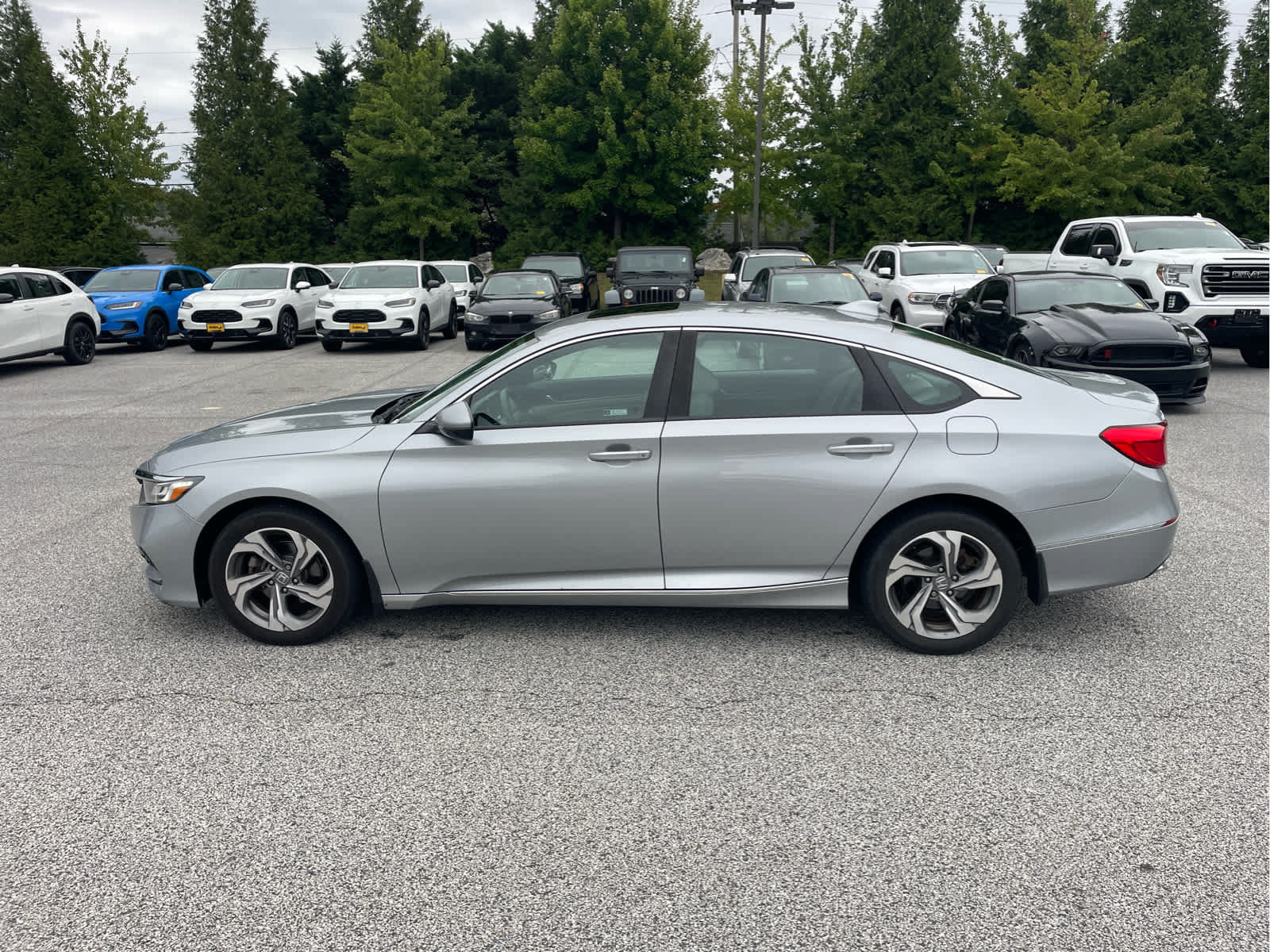 Used 2018 Honda Accord EX-L image 2