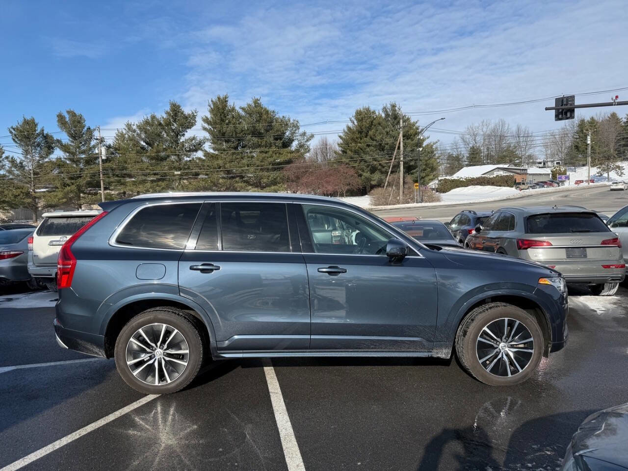 Used 2020 Volvo XC90 T6 Momentum image 5