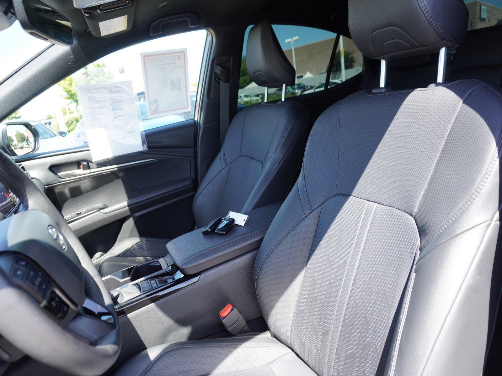 Used 2025 Toyota Camry XSE FWD image 21