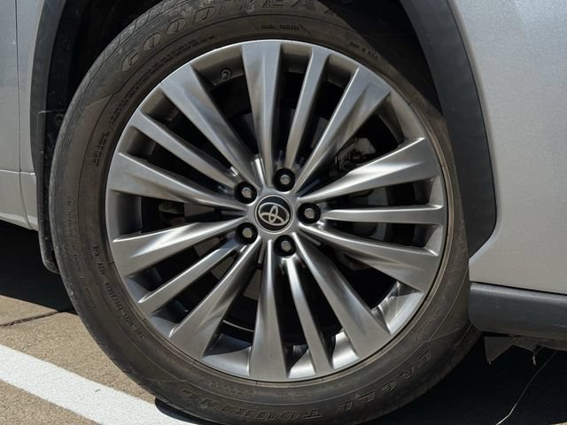 Used 2021 Toyota Highlander Platinum AWD/4WD image 9