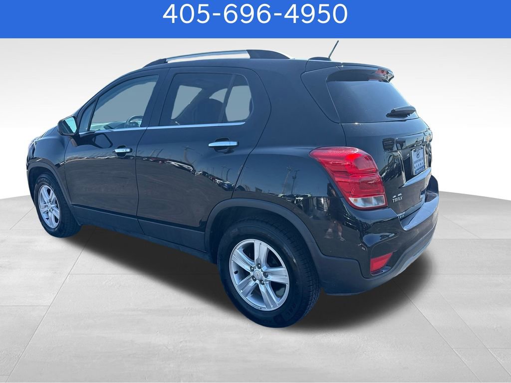 Used 2020 Chevrolet Trax LT w/ LT Convenience Package FWD image 3