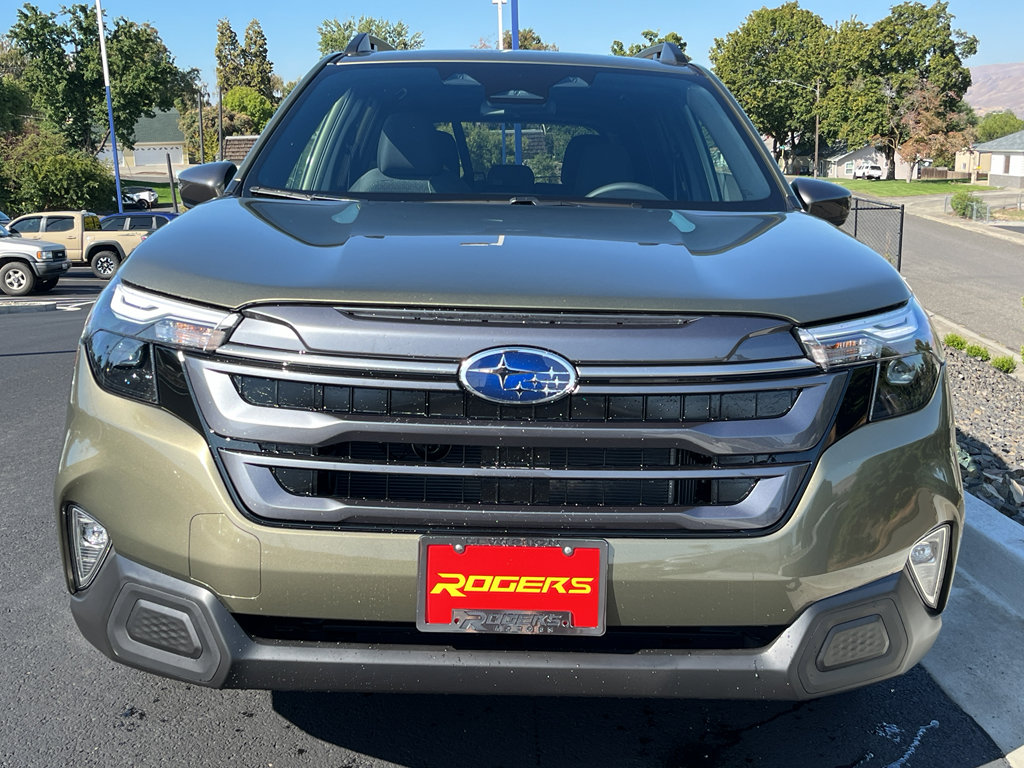 New 2025 Subaru Forester Premium image 3