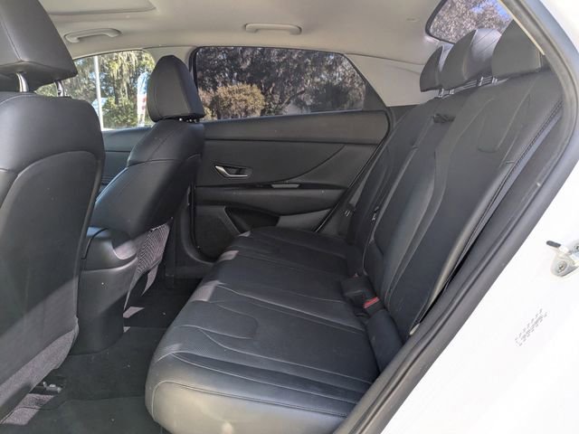 Used 2021 Hyundai Elantra Limited image 17