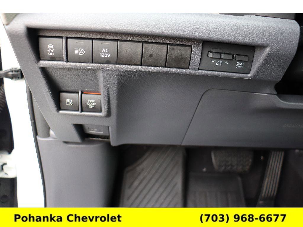 Used 2022 Toyota Sienna XLE image 20