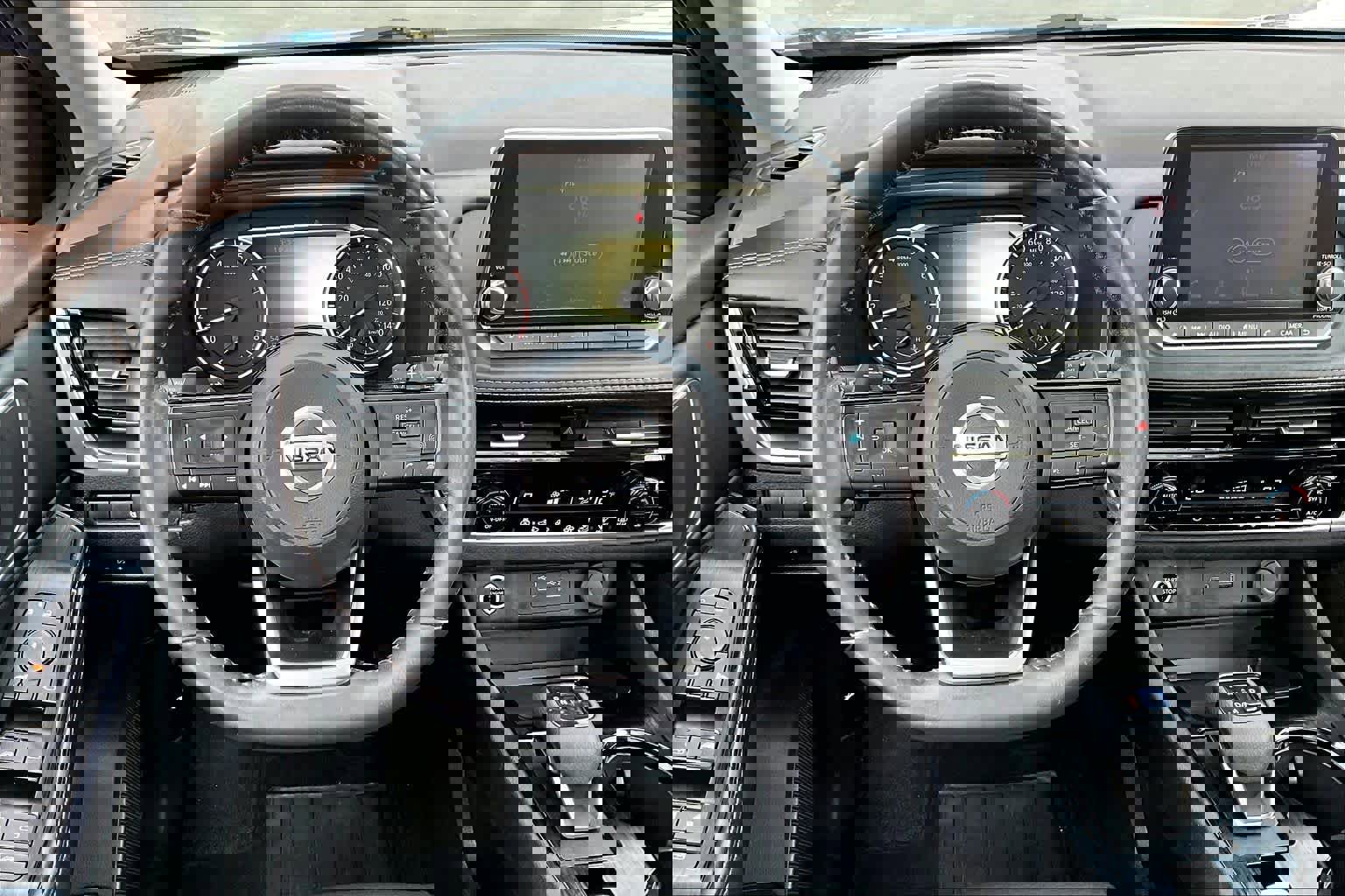 Used 2021 Nissan Rogue SV w/ Premium Package image 6