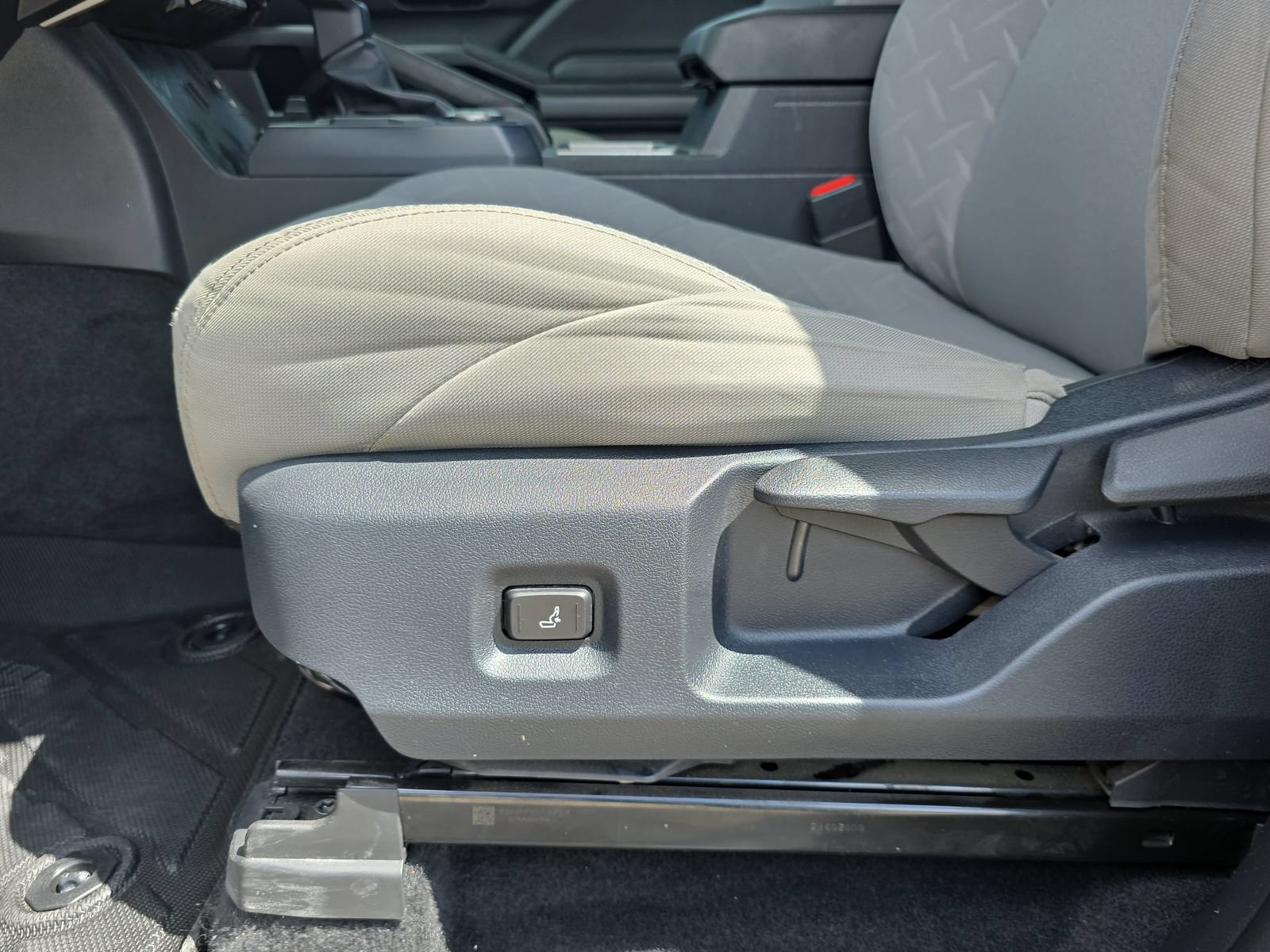 Used 2025 Toyota Tacoma SR5 RWD image 28