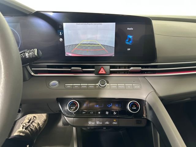 Certified 2024 Hyundai Elantra SEL image 22