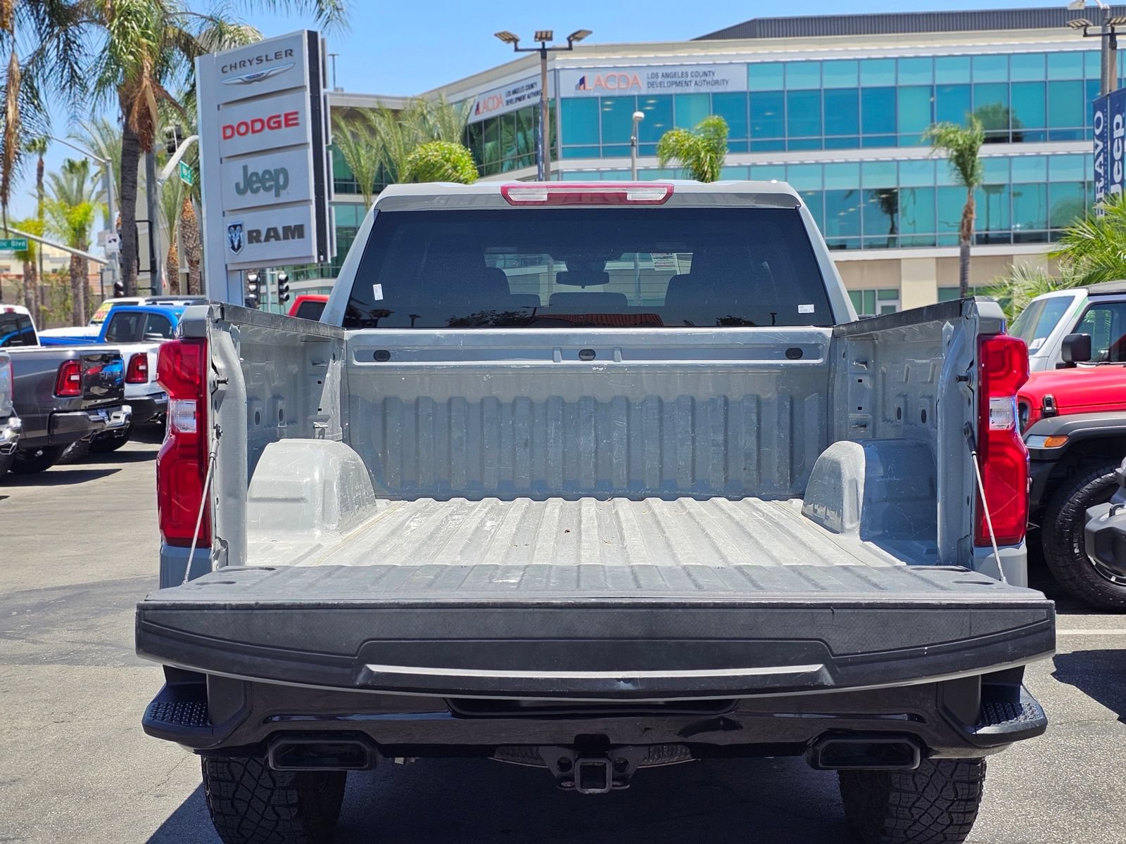 Used 2024 Chevrolet Silverado 1500 LT Trail Boss w/ LPO, Dark Essentials Package AWD/4WD image 7
