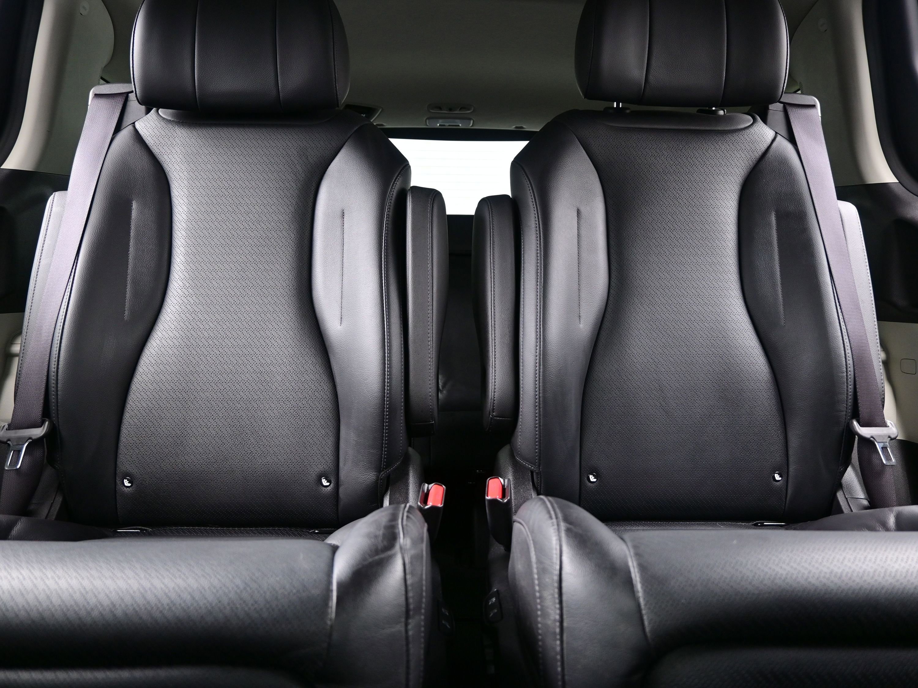 Used 2022 Kia Carnival SX Prestige image 16