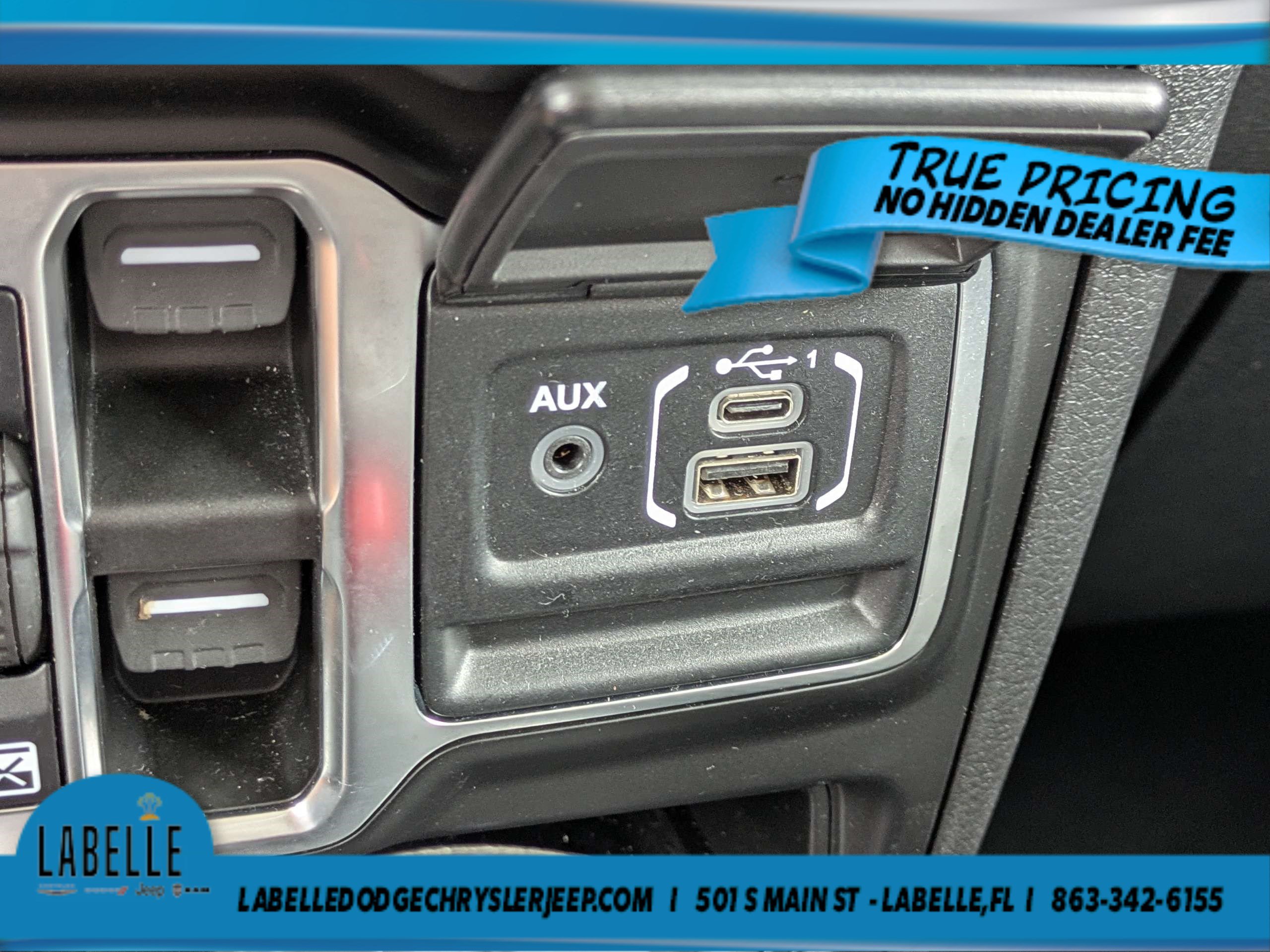 Used 2026 Jeep Wrangler Unlimited Sahara AWD/4WD image 27