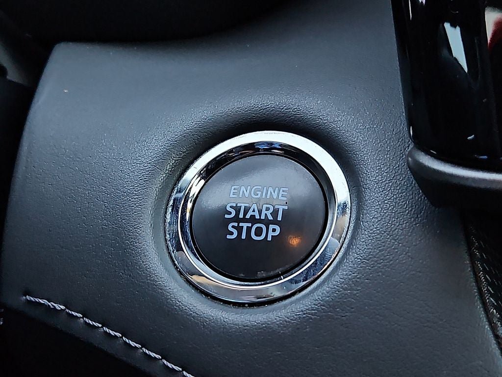 Used 2022 Toyota Highlander XLE FWD image 27