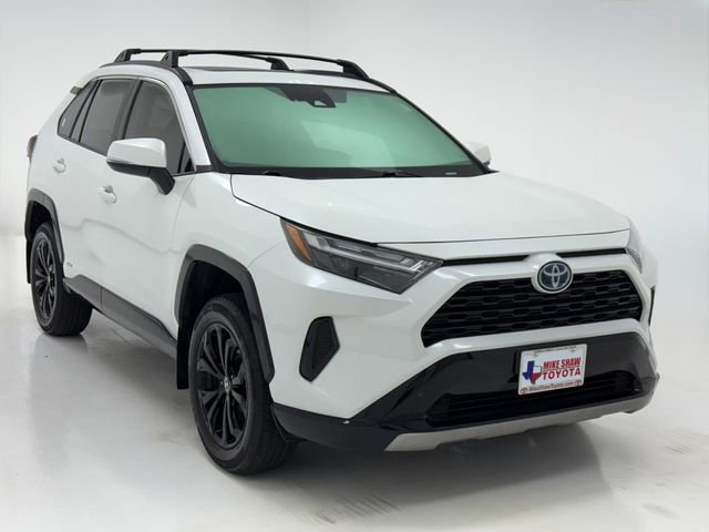 Used 2024 Toyota RAV4 SE w/ Convenience Package image 2