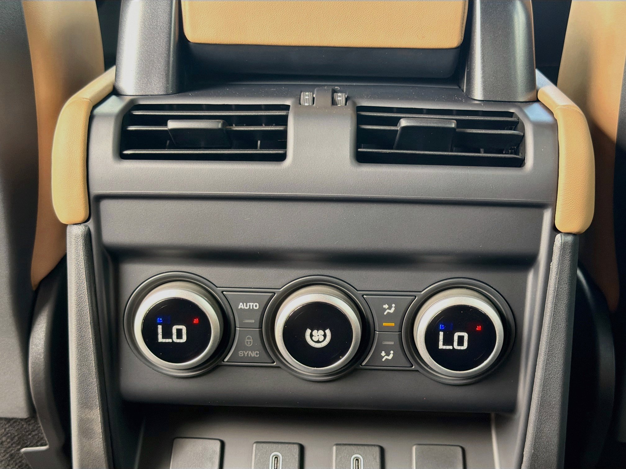 New 2026 Land Rover Defender 110 X-Dynamic SE AWD/4WD image 20