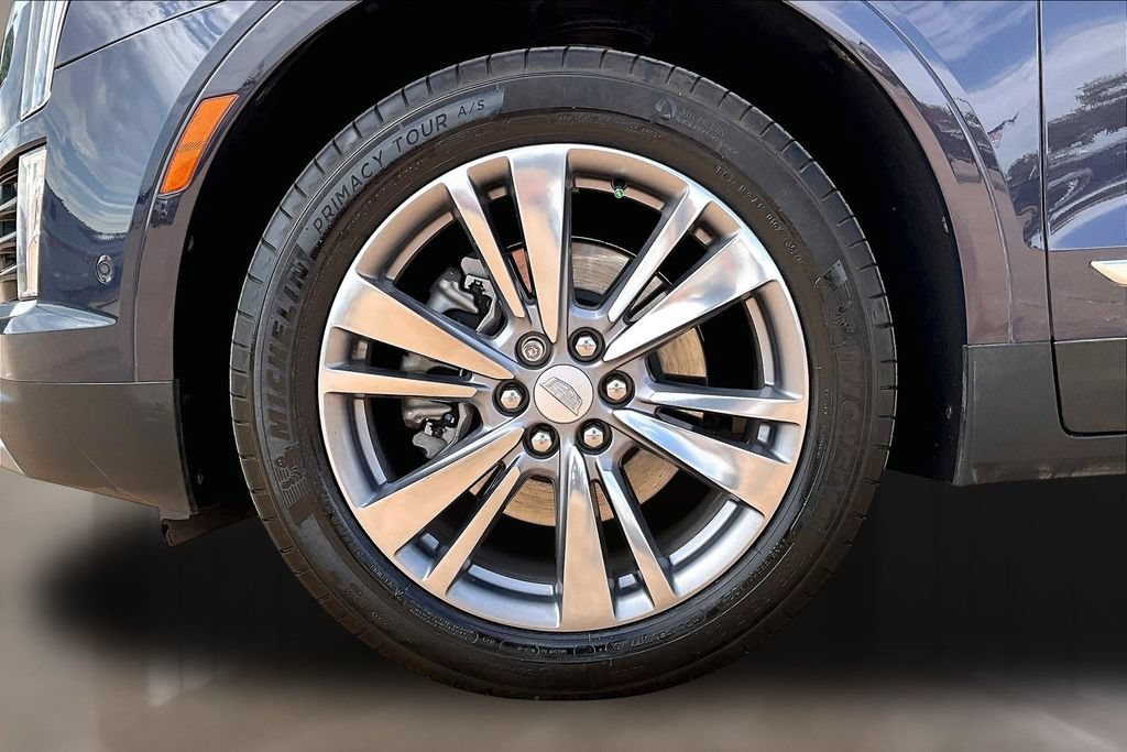 Used 2025 Cadillac XT5 Premium Luxury w/ Technology Package AWD/4WD image 8