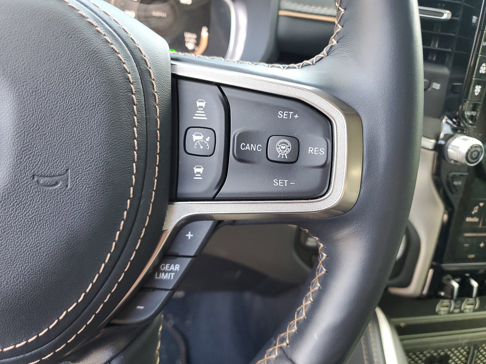 Used 2025 RAM 1500 Tungsten w/ Towing Technology Group image 23