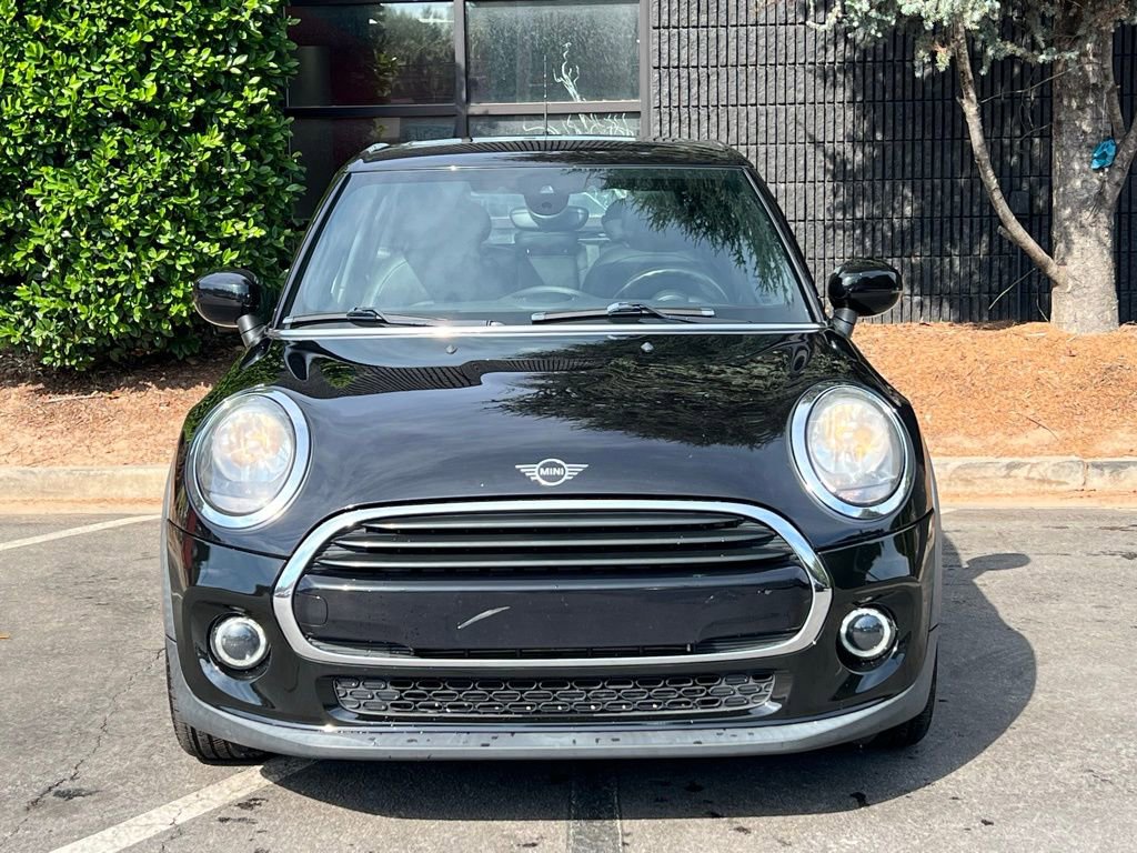 Used 2021 MINI Cooper 4-Door Hardtop image 3