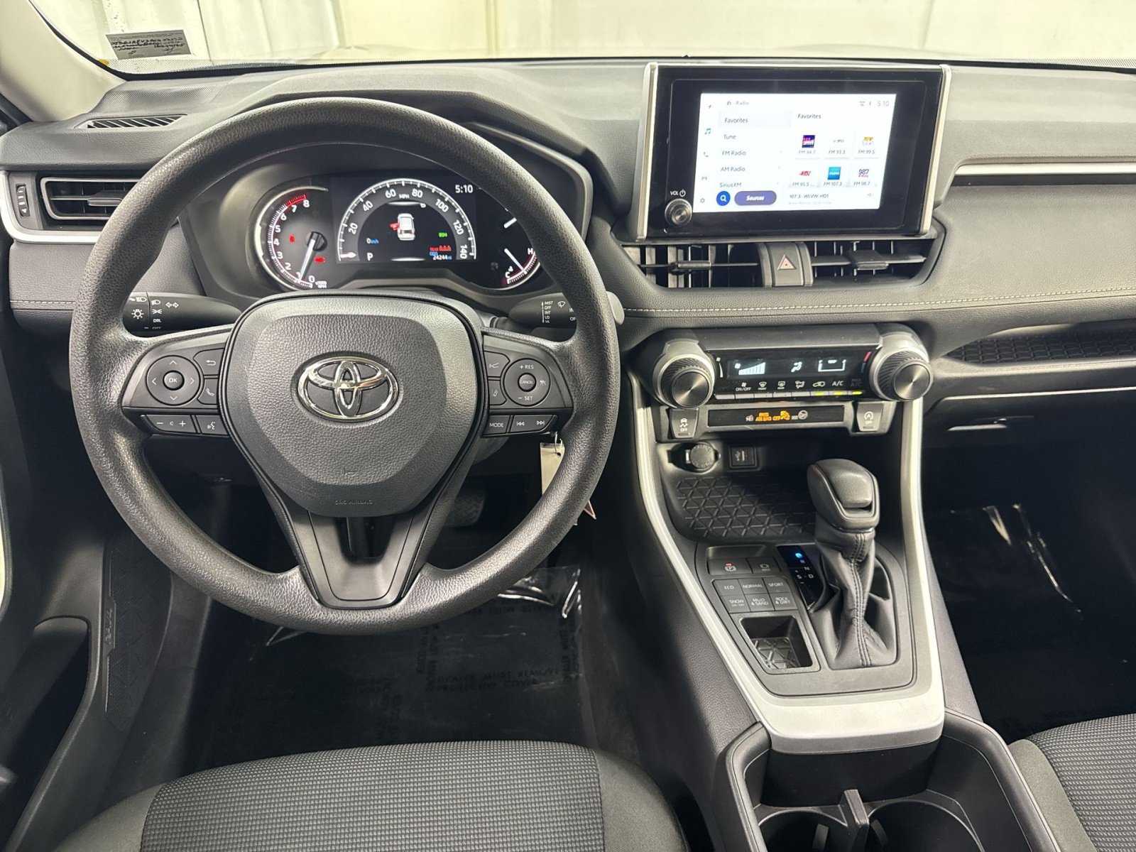 Used 2024 Toyota RAV4 LE AWD/4WD image 35