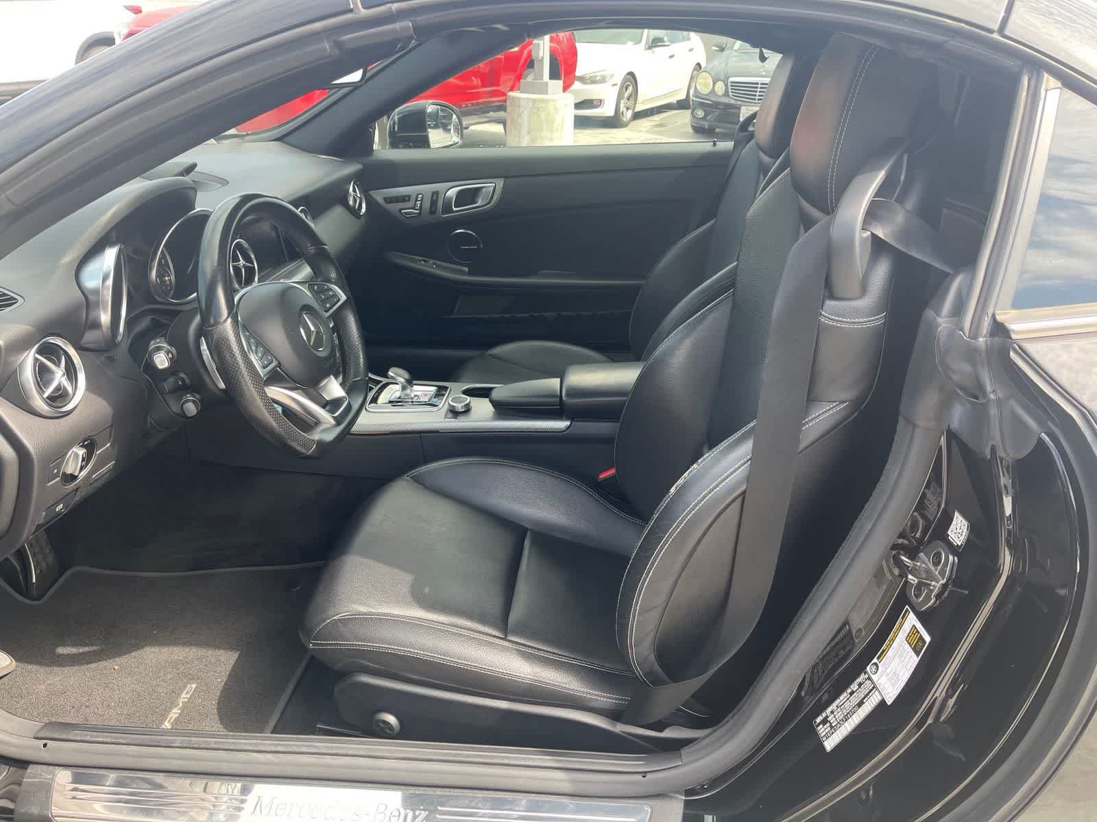 Used 2020 Mercedes-Benz SLC 300 image 4