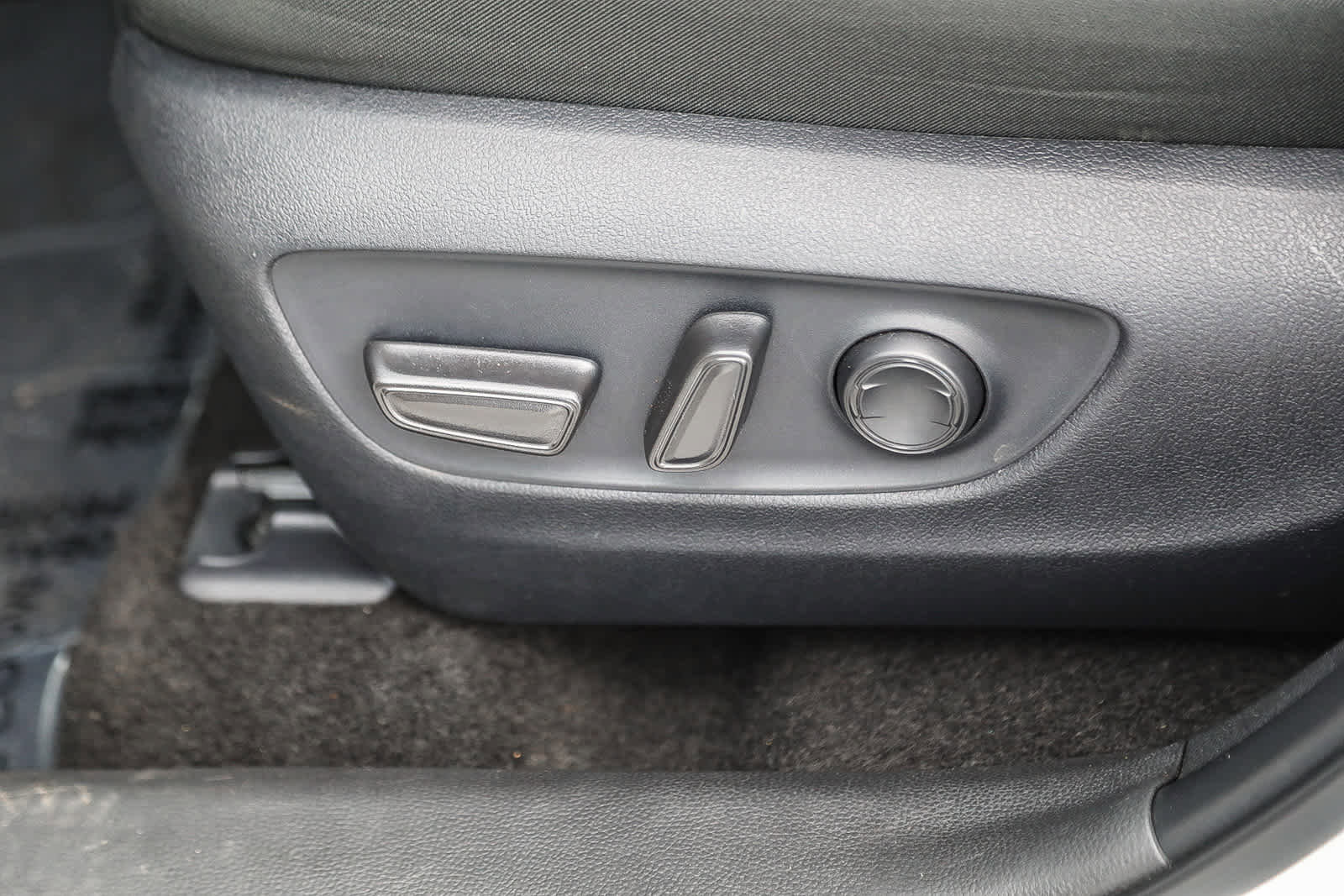 Certified 2025 Toyota RAV4 XLE image 18