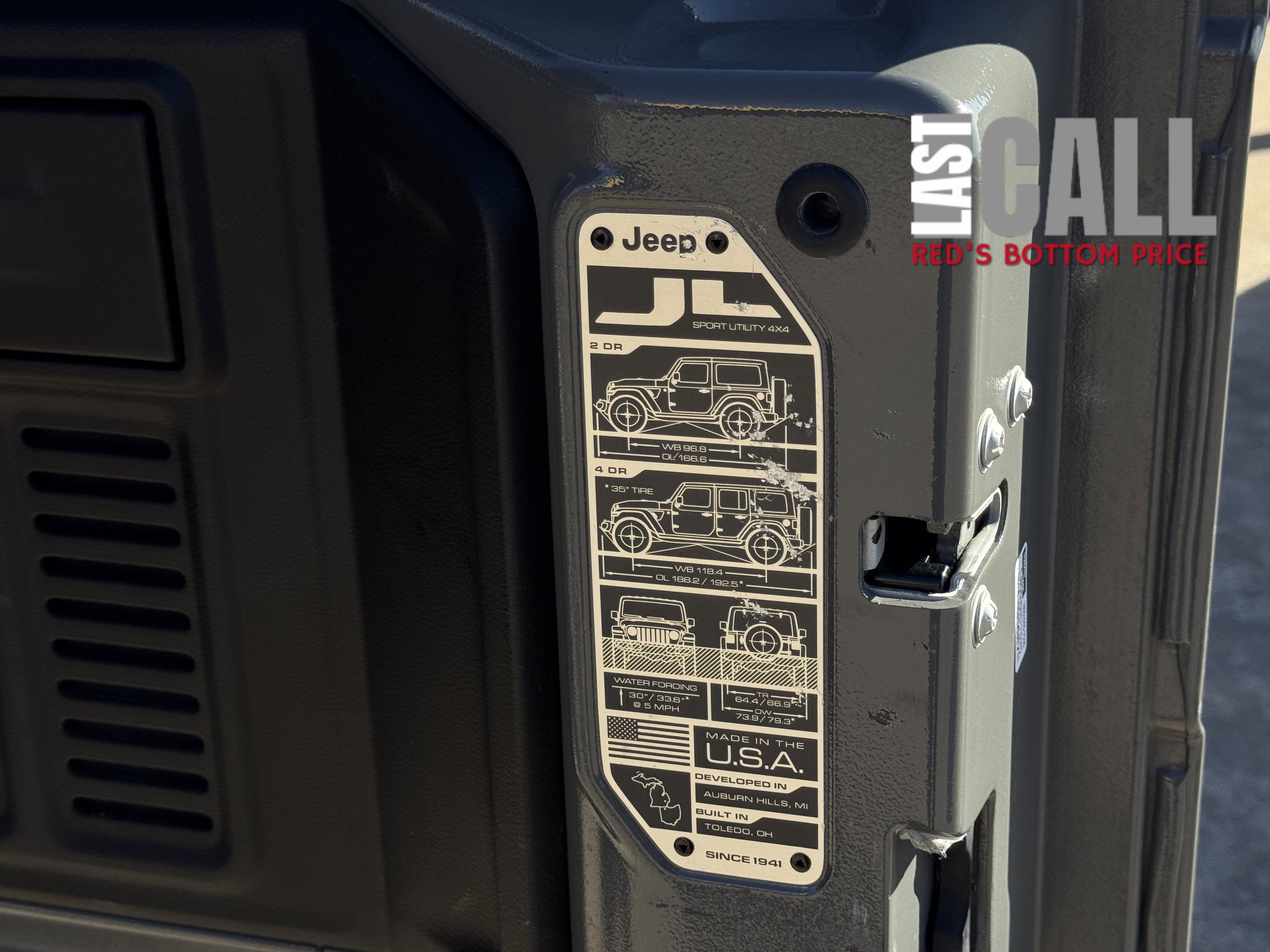 Used 2022 Jeep Wrangler Unlimited Sahara w/ Cold Weather Group image 10