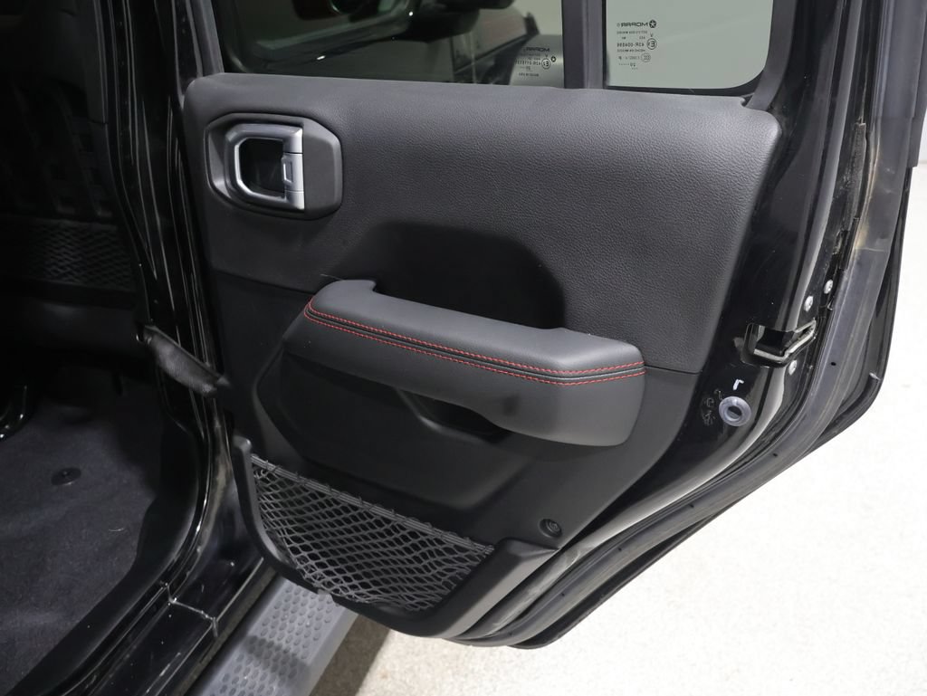 Used 2021 Jeep Wrangler Unlimited Rubicon AWD/4WD image 17