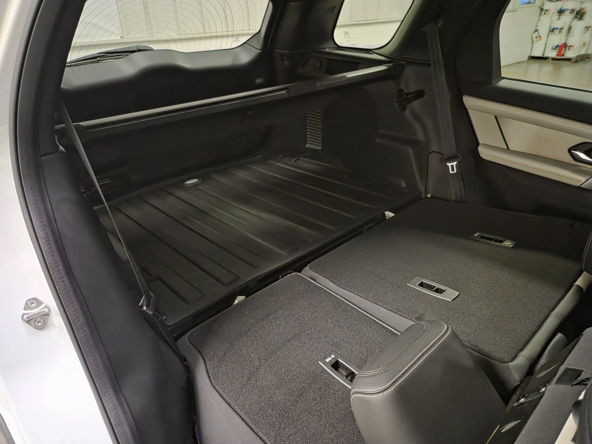 Used 2024 Land Rover Discovery Sport Dynamic SE AWD/4WD image 39