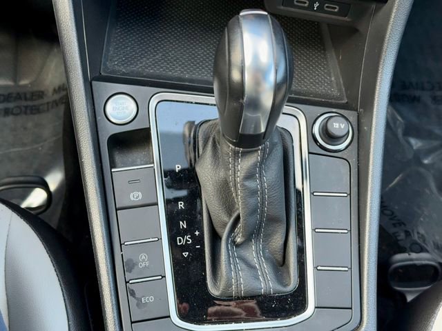 Used 2021 Volkswagen Jetta R-Line w/ R-Line Cold Weather Package FWD image 22